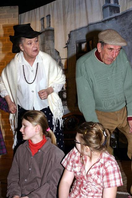 3 Dorothy Willatt Ted Atkins Emily Ong & Jessica Scrivens as Ma Kettle Bert Rathbone Piper & a street kid.jpg